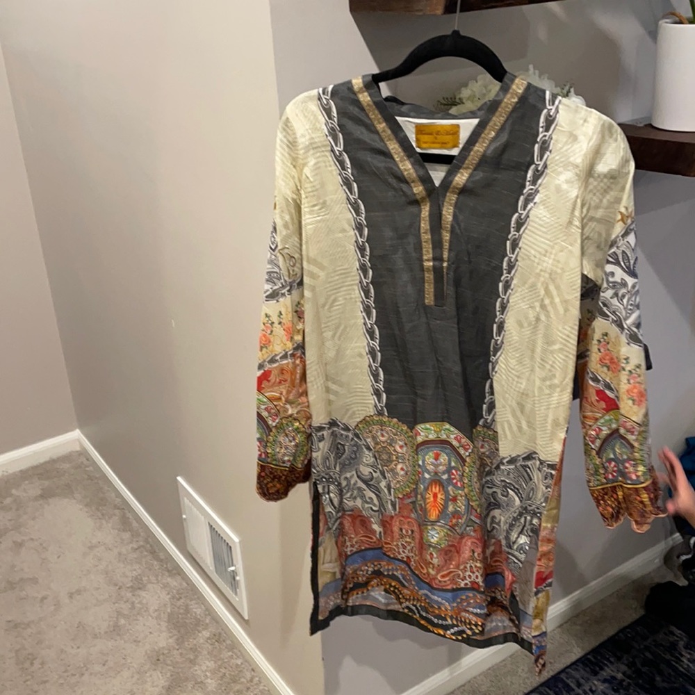 Threads and motifs pakistani Kurti Size Small
